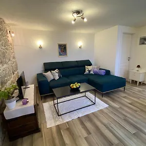 https://apartman-veronika-risika.primorje-gorskikotar.com